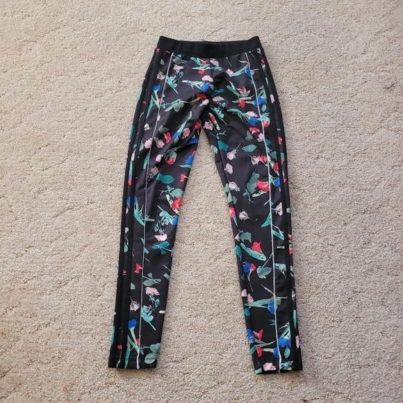 Adidas Black Floral Leggings - Picture 1 of 5